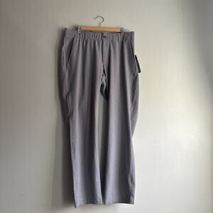 NWT Under Armour Gray Pants Mens Size 34x30 Casual Lightweight Stretch Golf
